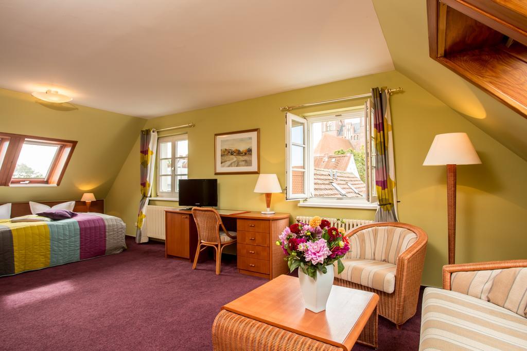 Up Hus Hotel Neuruppin Habitación foto
