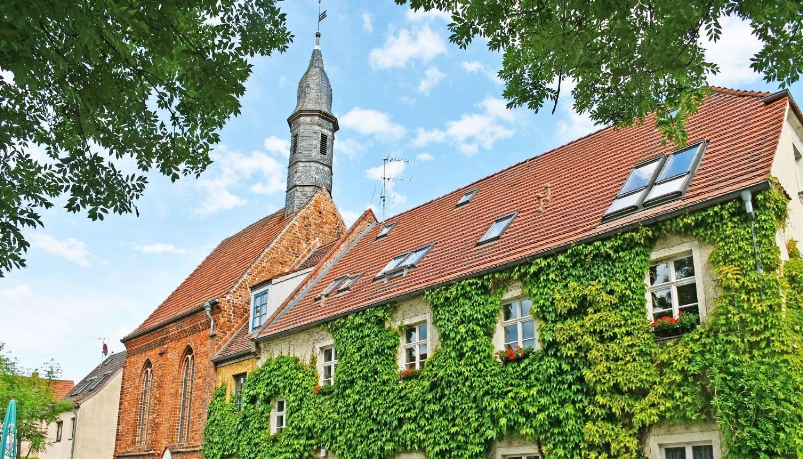 Up Hus Hotel Neuruppin Exterior foto