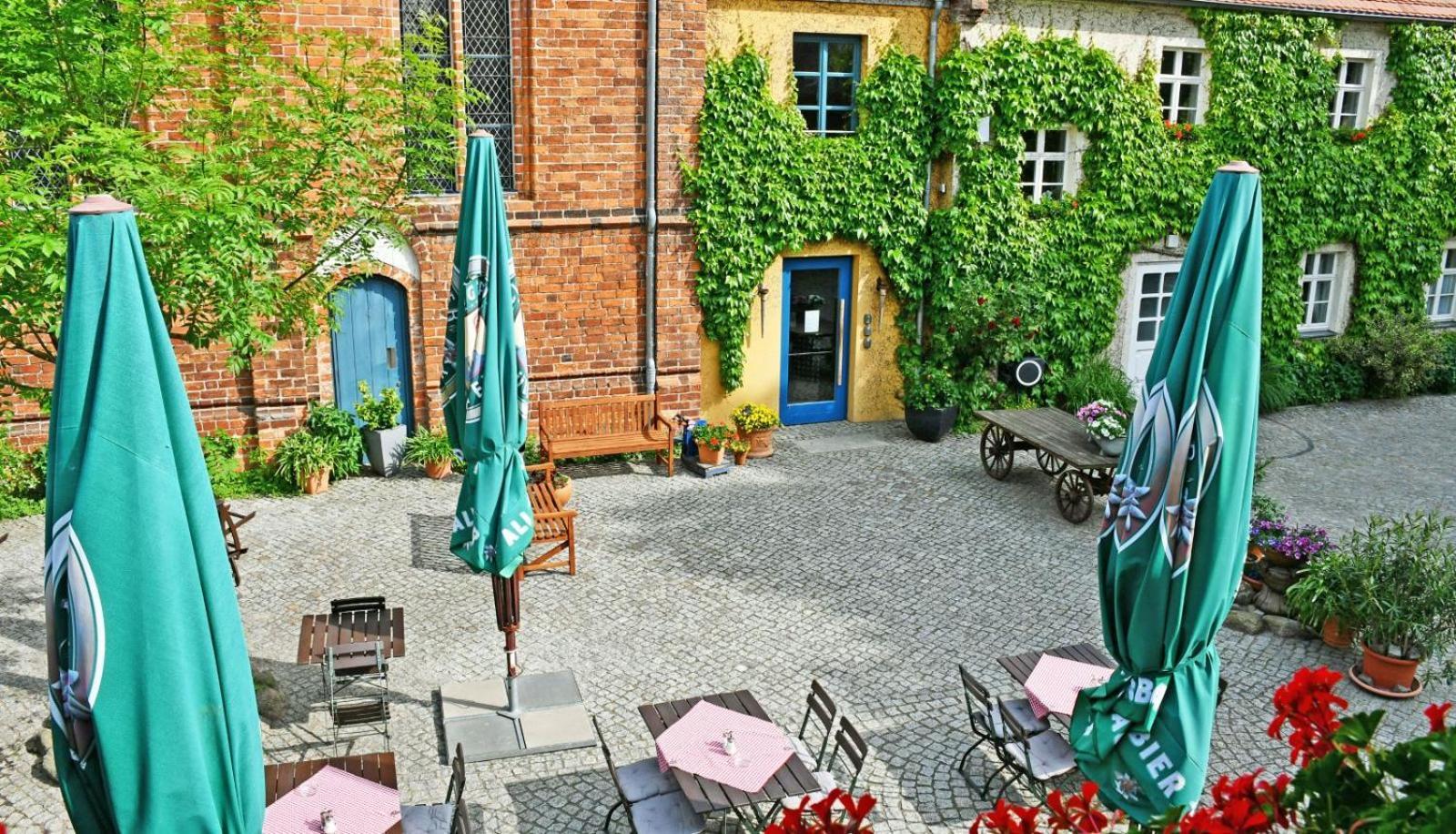 Up Hus Hotel Neuruppin Exterior foto